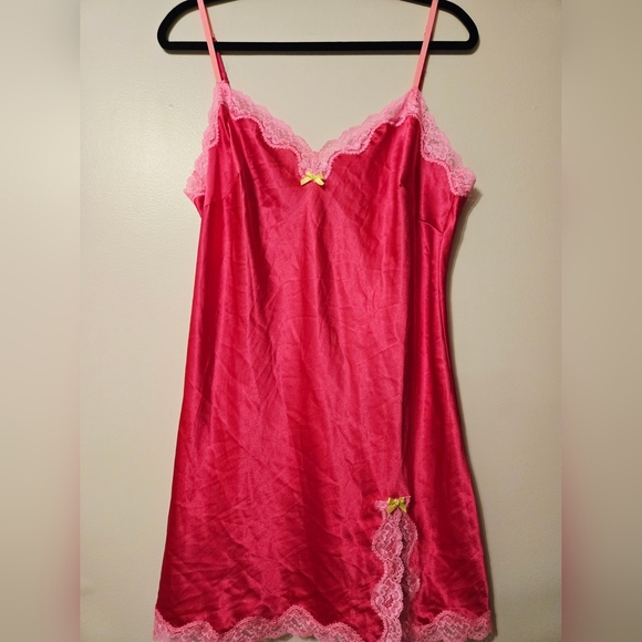 Vintage Victoria's Secret Babydoll Sleep Fuchsia Sz L Nightgown Satin Feel Gift - Picture 1 of 8